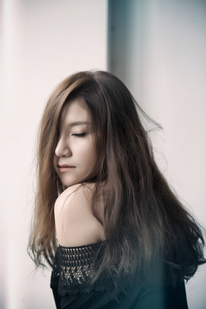 美女露出奶
